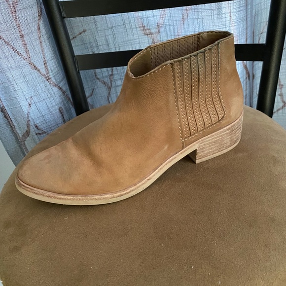 DOLCE VITA Towne Ankle Boot - Picture 10 of 10